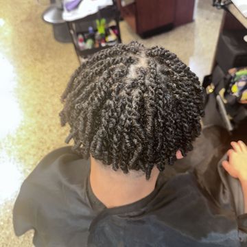 Asty — sew-in stylist in Minneapolis, Minnesota