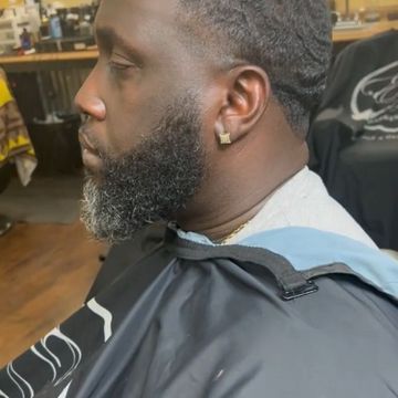 Barber and salon services by Suede Razor in Pasadena, Texas