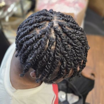 sew-ins weave by Stars Beauty Salon in Columbus, Ohio