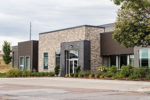 Avalon Suites Salon & Spa — sew-in stylist in Omaha, Nebraska
